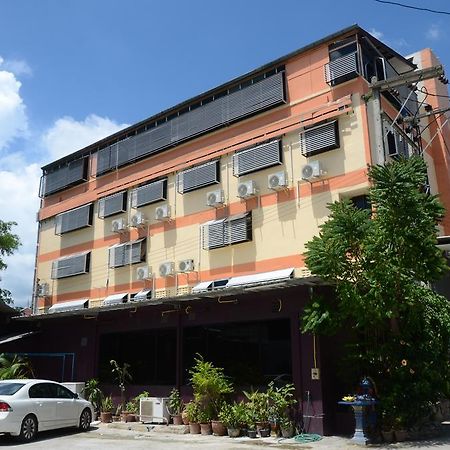 Hotel Centro Cnx à Chiang Mai Extérieur photo