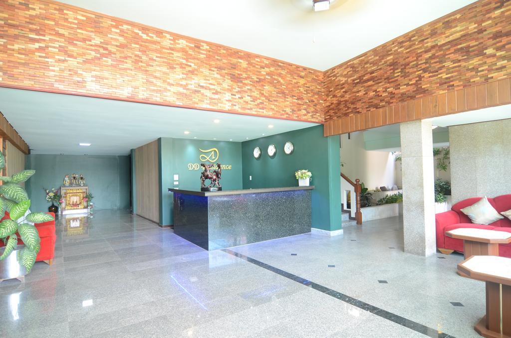 Hotel Centro Cnx à Chiang Mai Extérieur photo