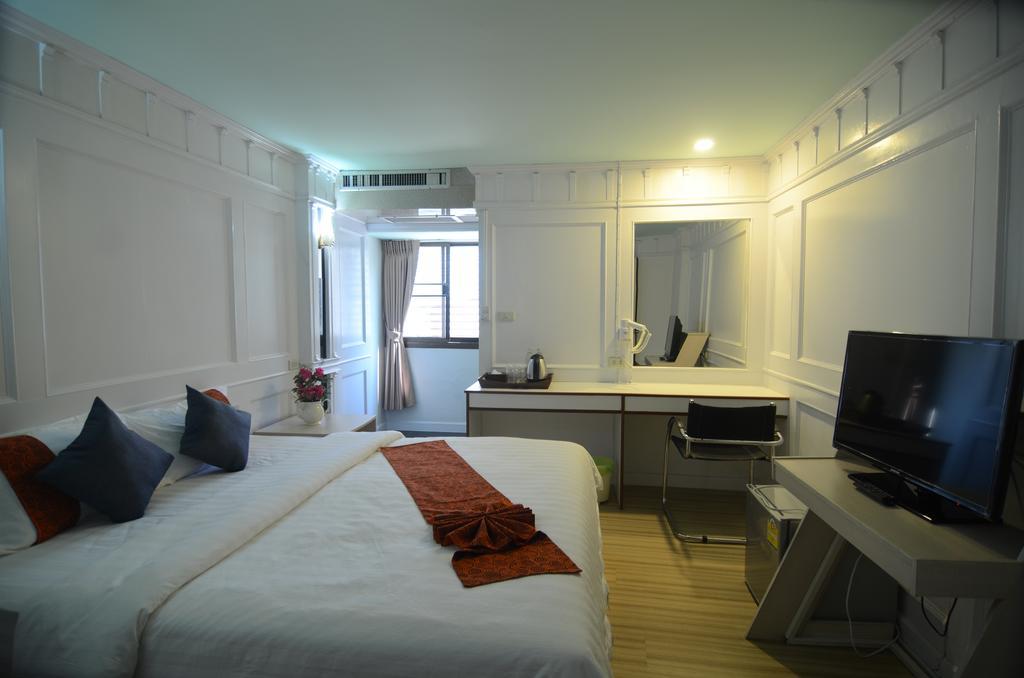 Hotel Centro Cnx à Chiang Mai Extérieur photo