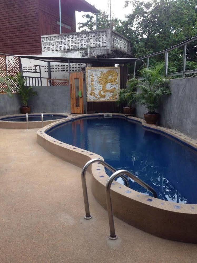 Hotel Centro Cnx à Chiang Mai Extérieur photo